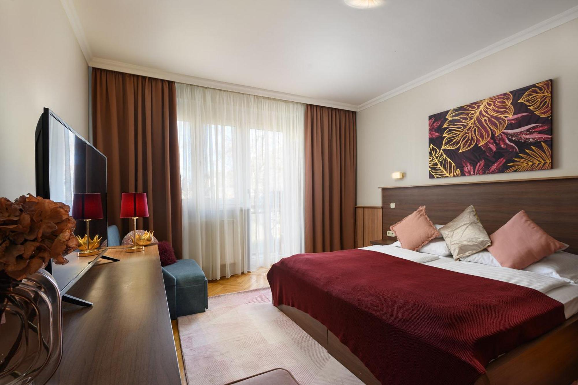 Szilfa Etterem Mariann Apartman Hajdúszoboszló 외부 사진
