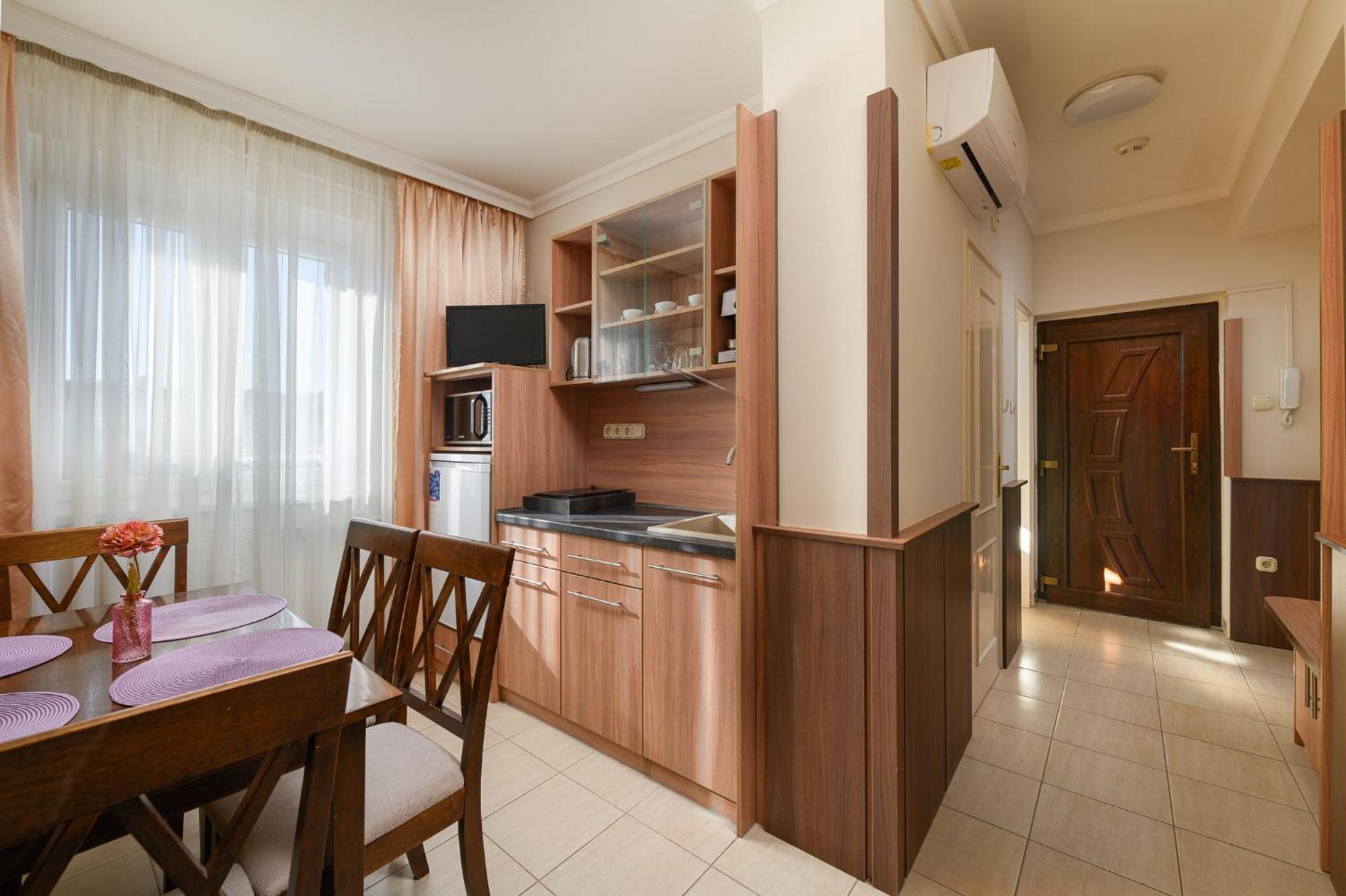 Szilfa Etterem Mariann Apartman Hajdúszoboszló 외부 사진
